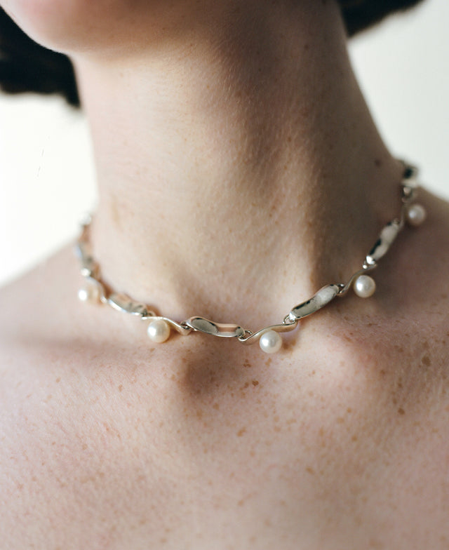 Synthesis Pearl necklace
