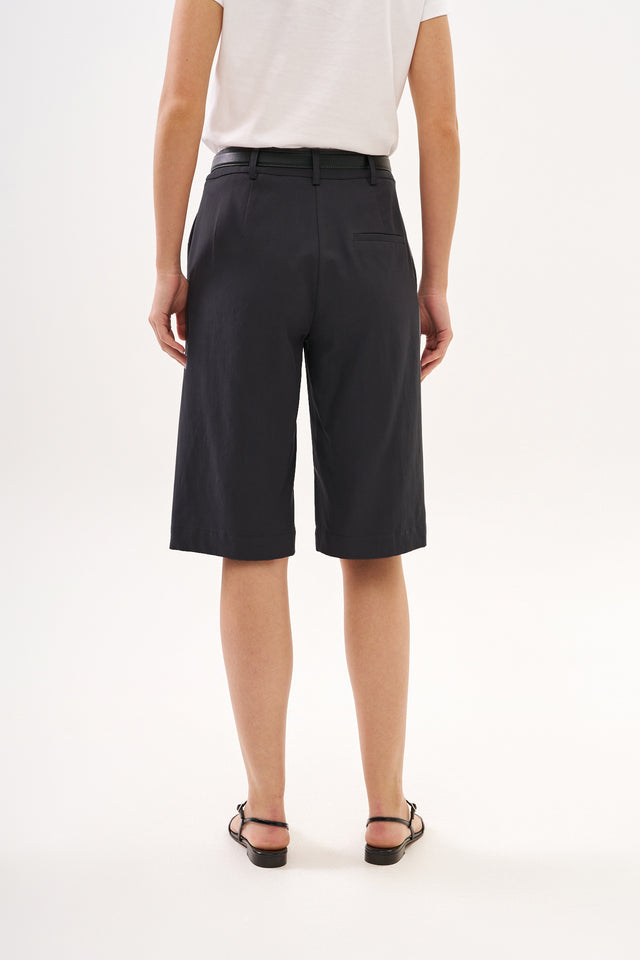 Noah Bermuda Tencel Black