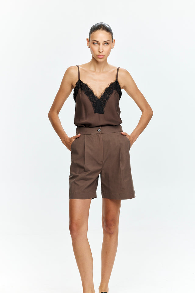 Oliver Shorts Dusty Brown